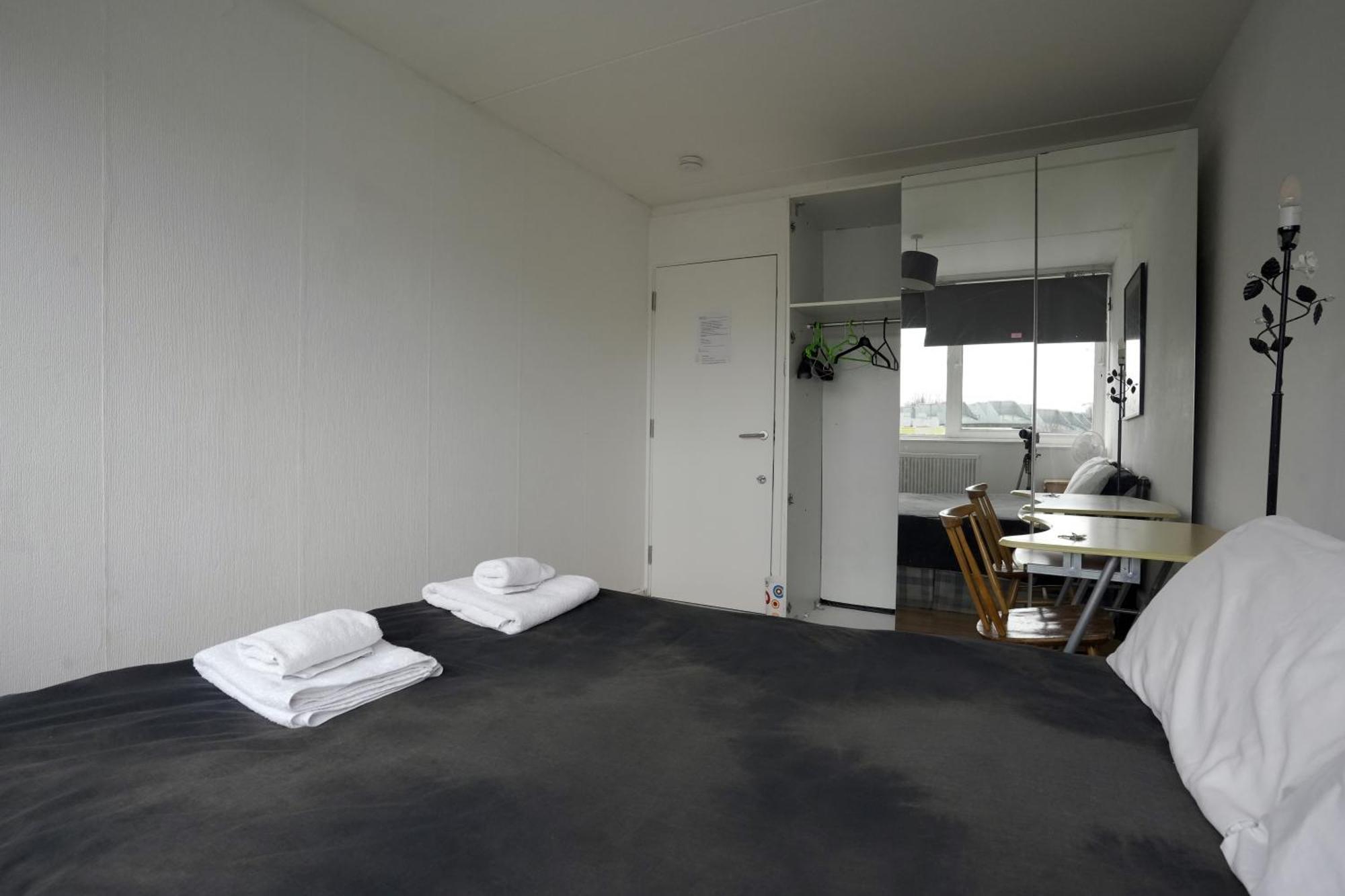Double Room In Private Apartment London Kültér fotó
